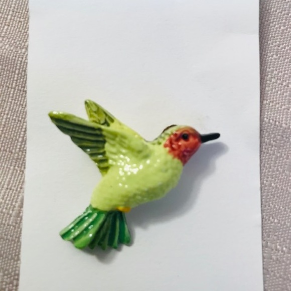 Beautiful Hummingbird Pin With Gift Box - Picture 2 of 8